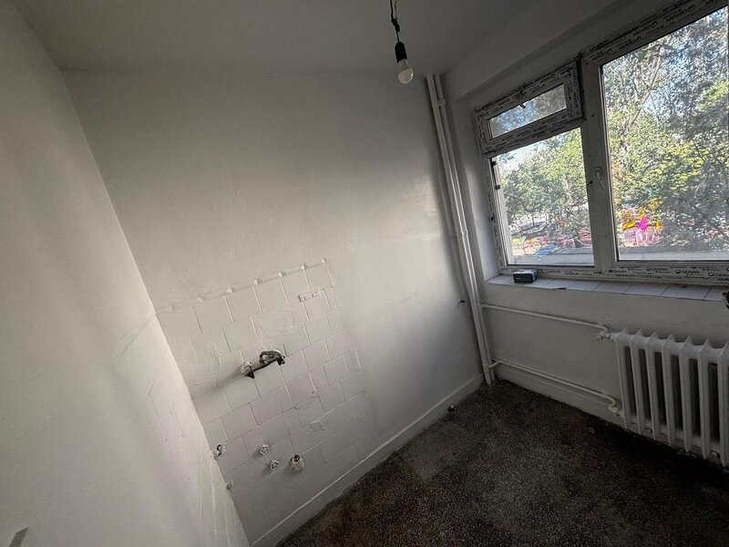Costin Georgian-metrou Aleea Barajul Bicaz, Garsoniera de vanzare,