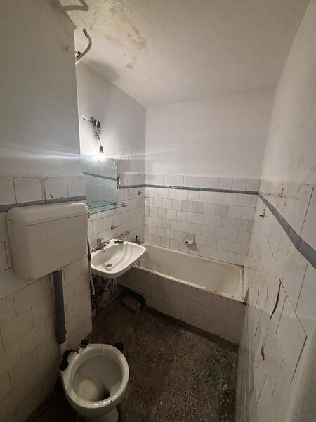 Costin Georgian-metrou Aleea Barajul Bicaz, Garsoniera de vanzare,