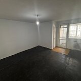 Costin Georgian-metrou Aleea Barajul Bicaz, Garsoniera de vanzare